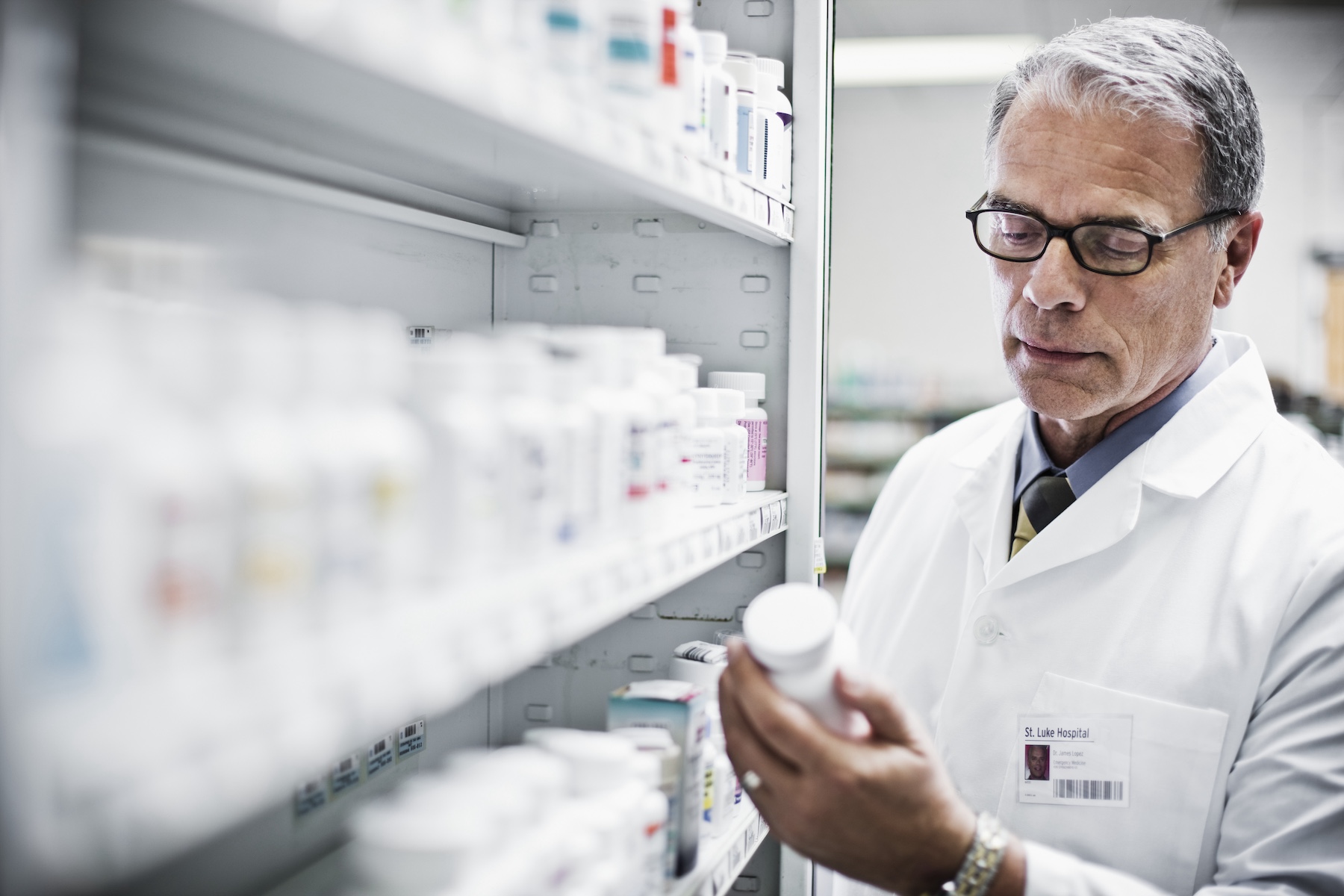 stemtology_case_study_healthcare_worker_reviewing_medication
